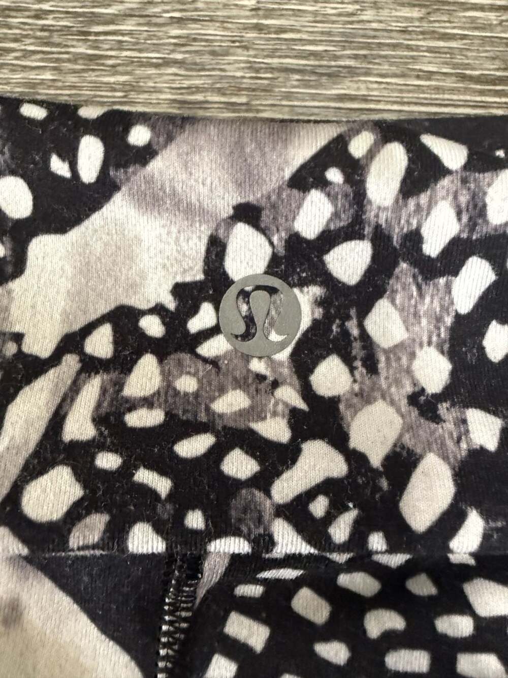 Lululemon Boogie Roll Down Shorts in Static Mist White Black - Picture 3 of 3